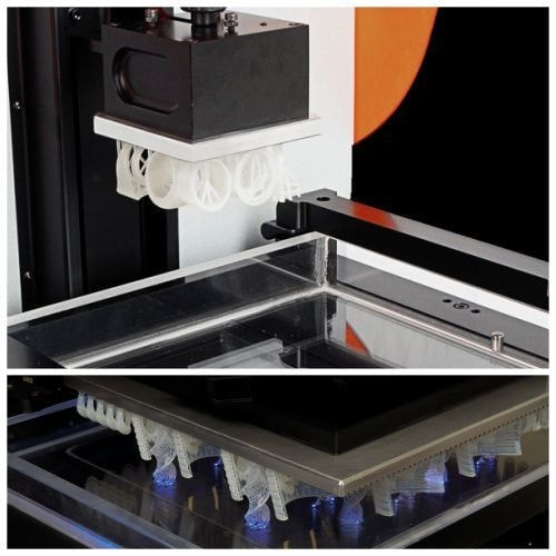 造型機で出力している様子